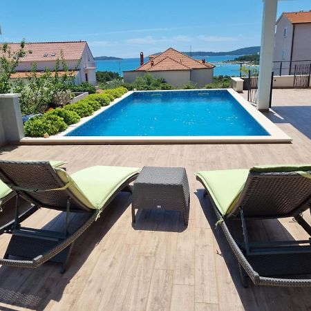 שיבניק Croatica Suites Podsolarsko מראה חיצוני תמונה