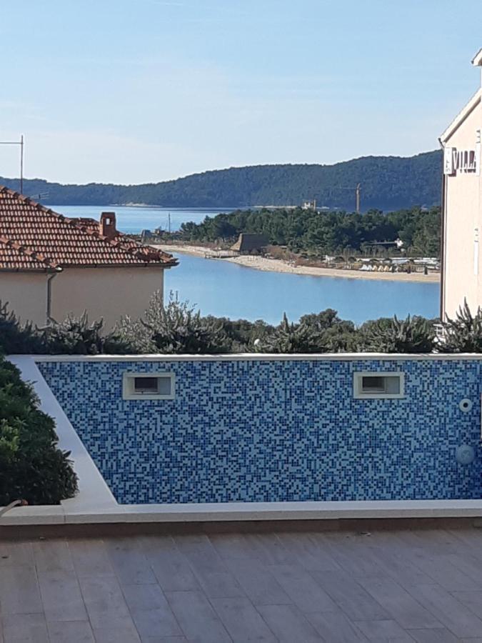 שיבניק Croatica Suites Podsolarsko מראה חיצוני תמונה