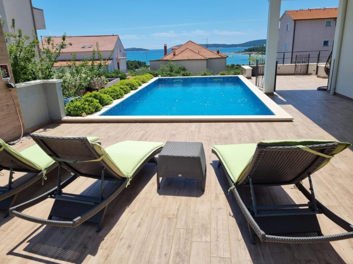 שיבניק Croatica Suites Podsolarsko מראה חיצוני תמונה