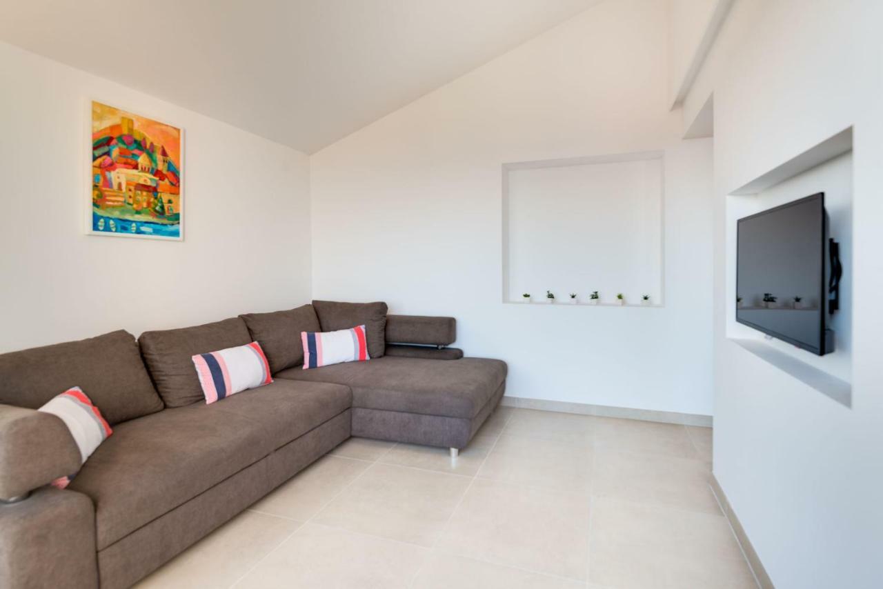 שיבניק Croatica Suites Podsolarsko מראה חיצוני תמונה