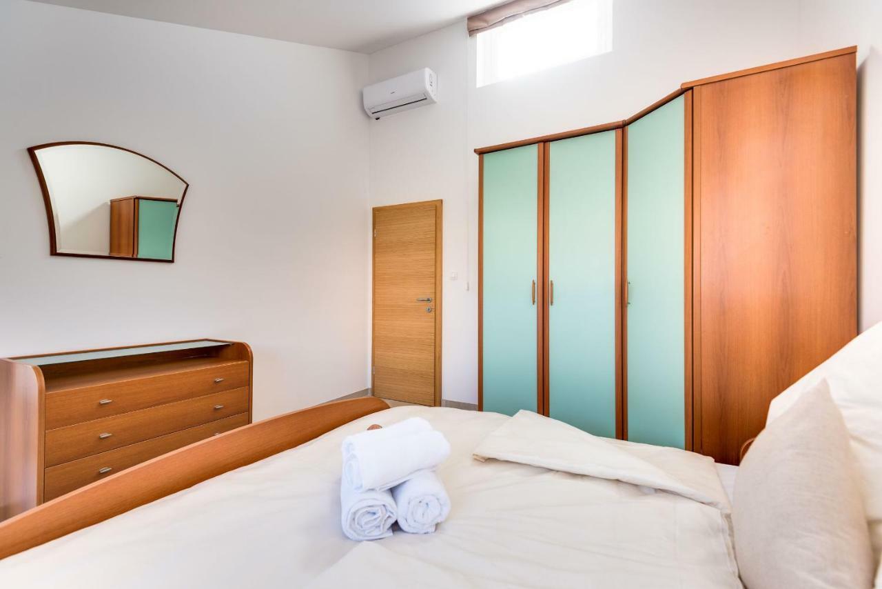 שיבניק Croatica Suites Podsolarsko מראה חיצוני תמונה
