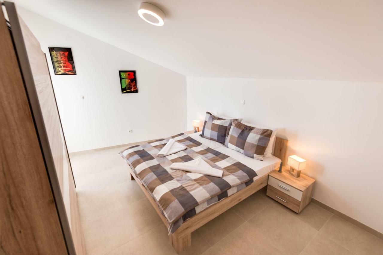 שיבניק Croatica Suites Podsolarsko מראה חיצוני תמונה