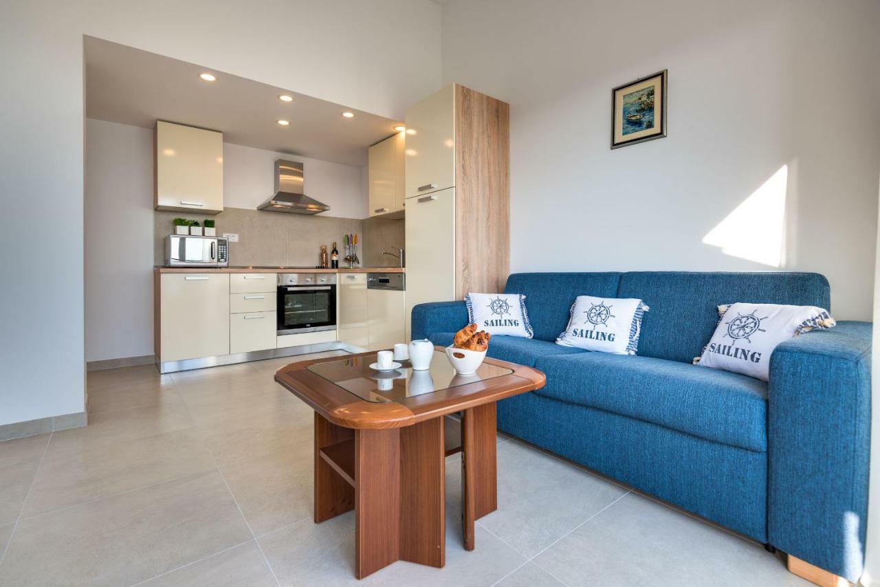 שיבניק Croatica Suites Podsolarsko מראה חיצוני תמונה