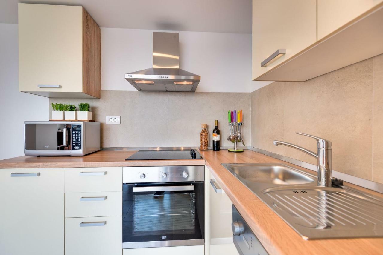 שיבניק Croatica Suites Podsolarsko מראה חיצוני תמונה