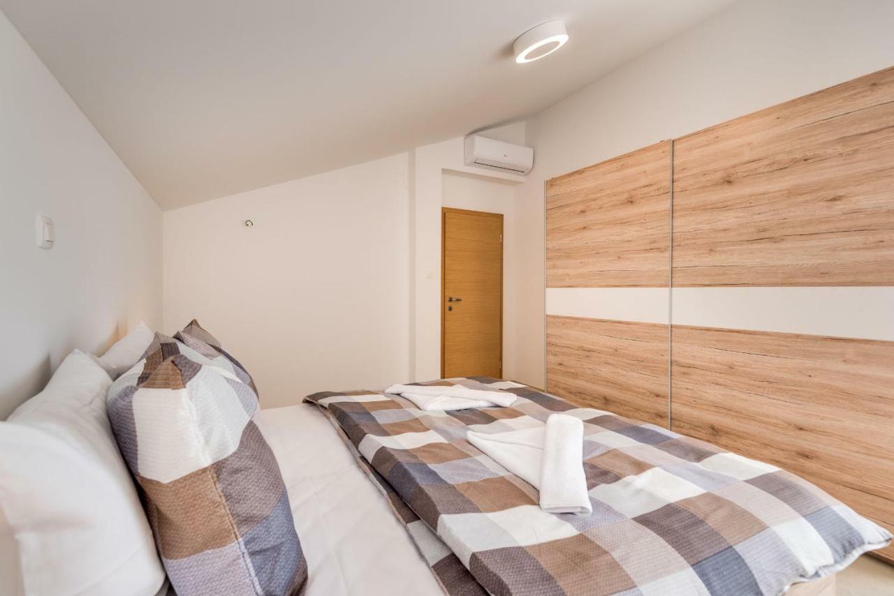 שיבניק Croatica Suites Podsolarsko מראה חיצוני תמונה