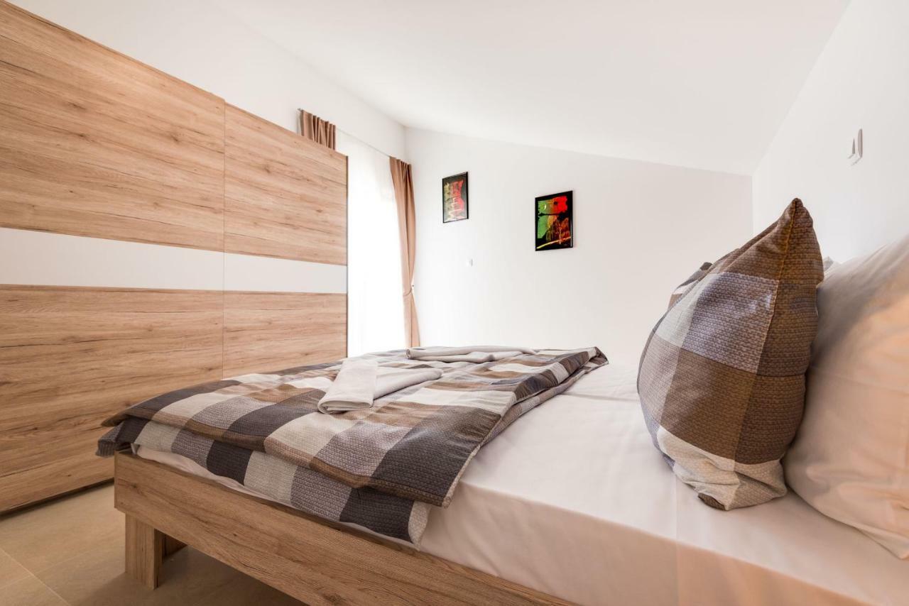 שיבניק Croatica Suites Podsolarsko מראה חיצוני תמונה
