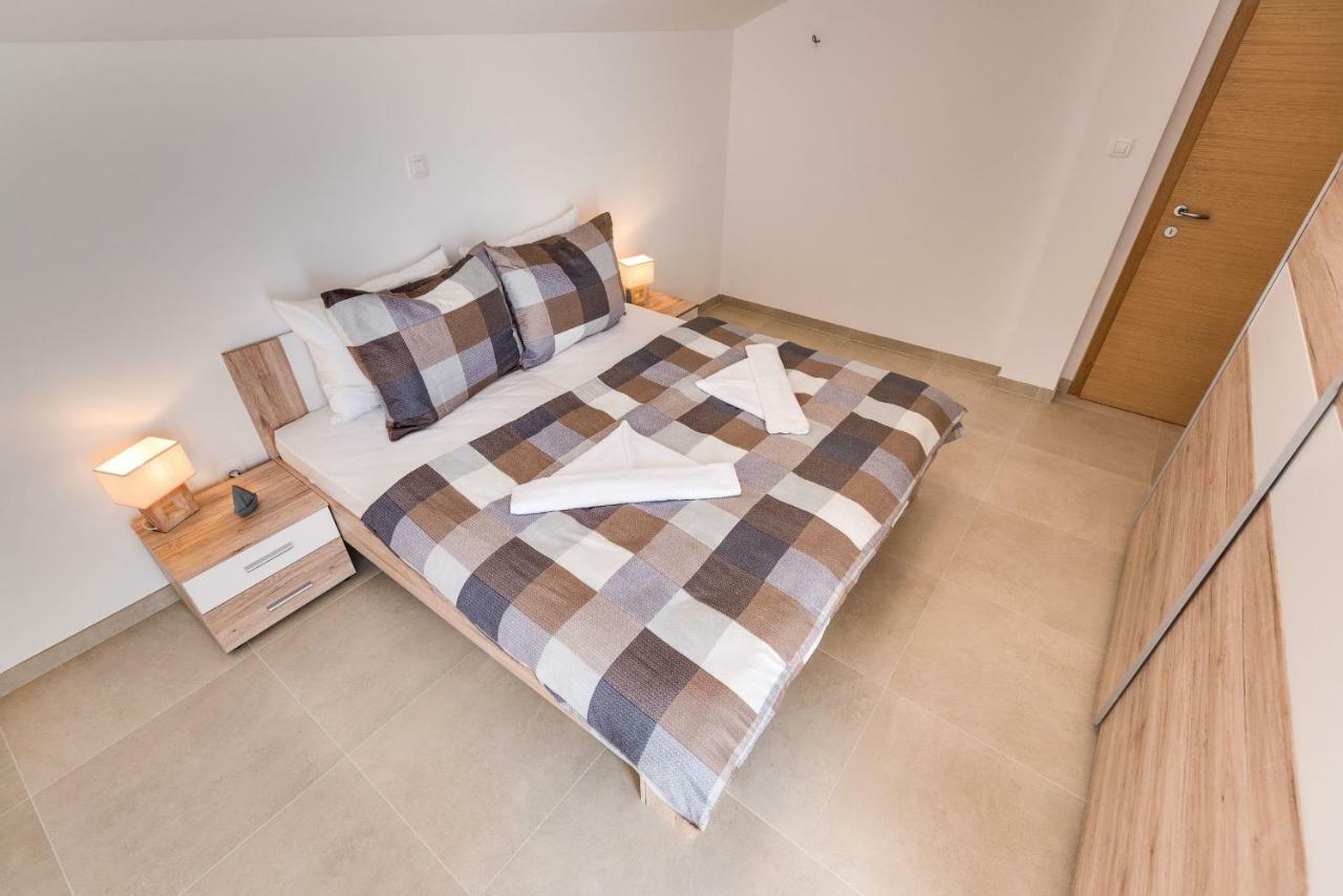 שיבניק Croatica Suites Podsolarsko מראה חיצוני תמונה