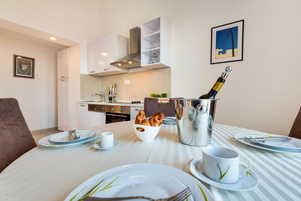 שיבניק Croatica Suites Podsolarsko מראה חיצוני תמונה